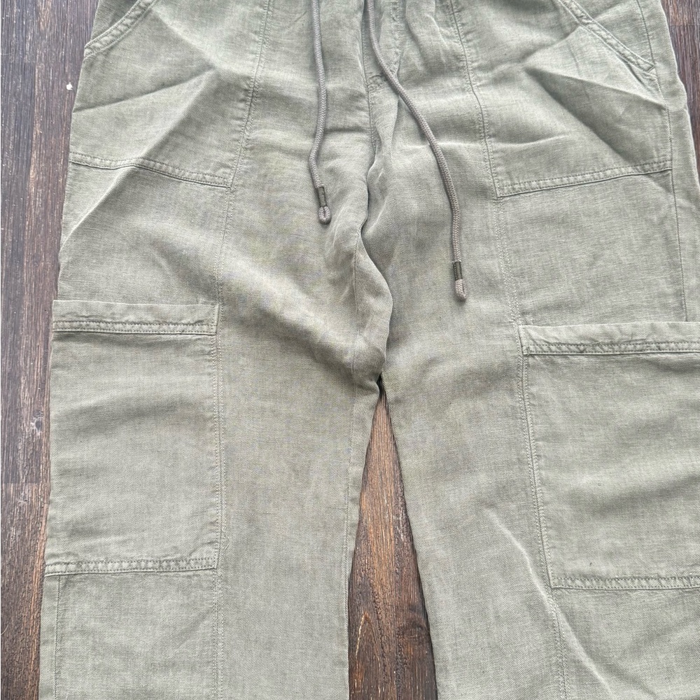 Women’s Olive Cargo Pants crop